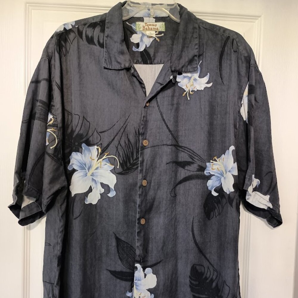 Tommy Bahama XL Men's shirt